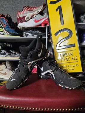 🔥 Nike Men's Size 11.5 W Alpha Shark Black Football Cleats with White Swoosh